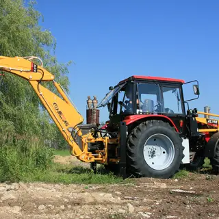 Экскаватор-погрузчик ДЭМ 114