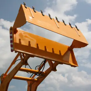 Фронтальный погрузчик ДЭМ 103